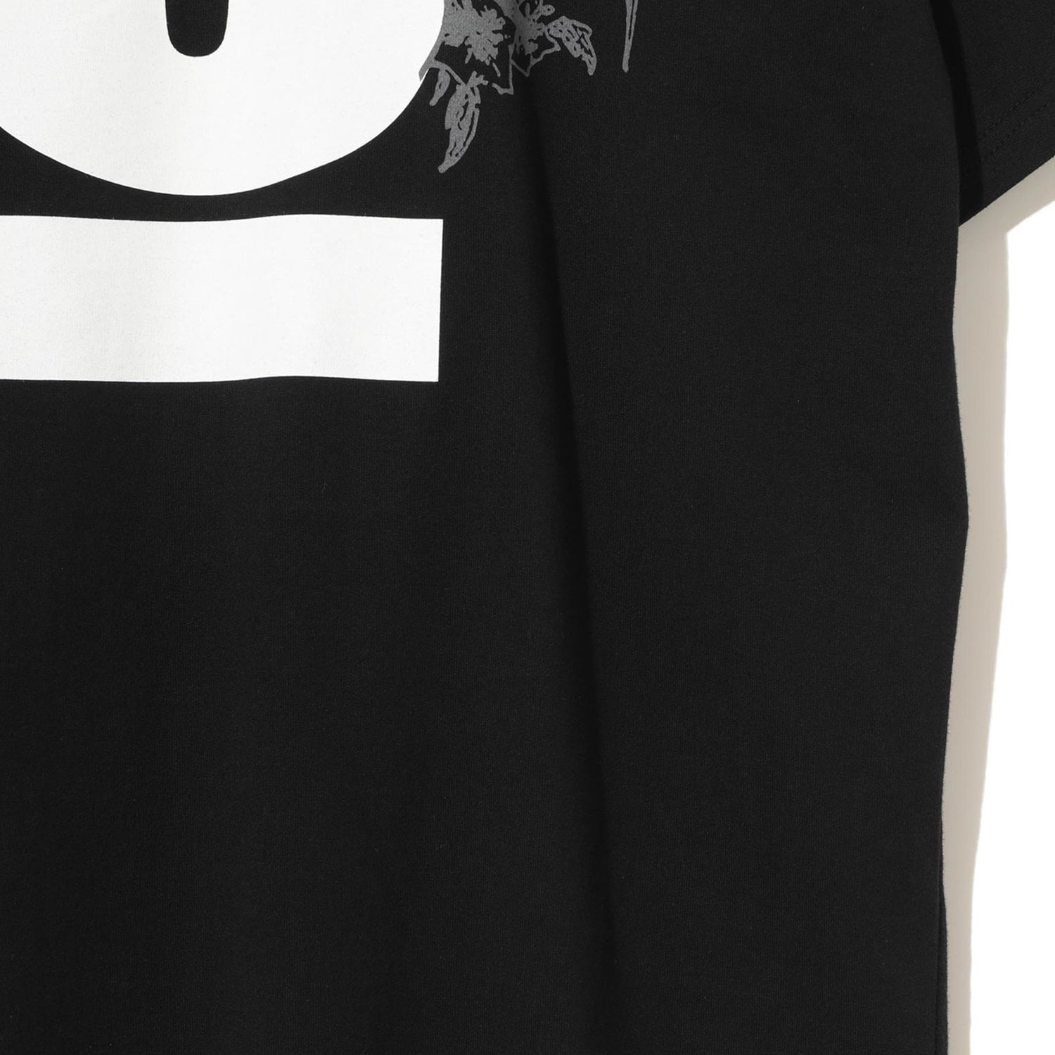 UC1E3807 T-Shirt - INVINCIBLE