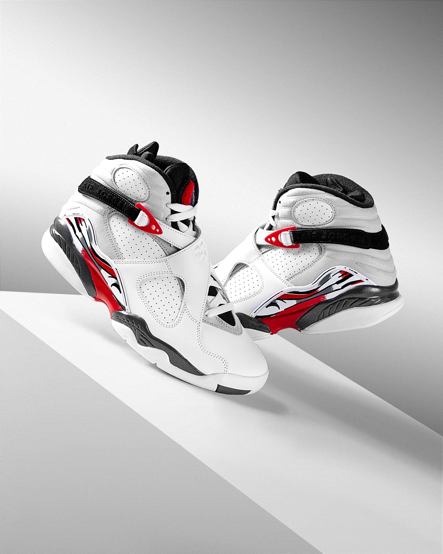Air Jordan 8 Retro 'Bugs Bunny'