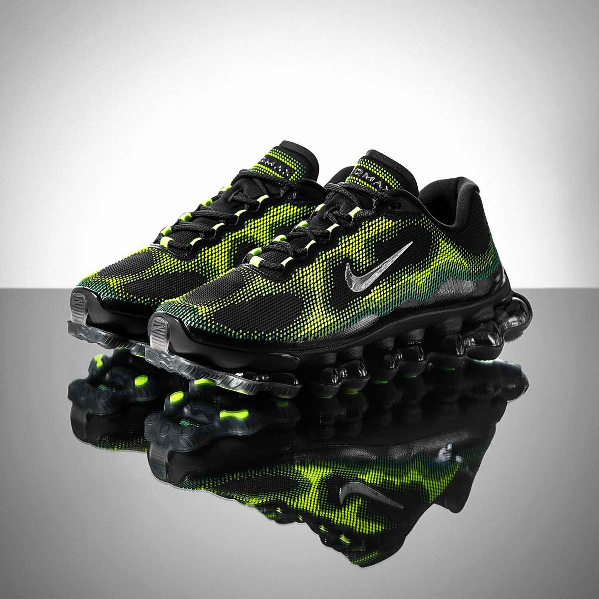 Nike Air Liquid Max – INVINCIBLE