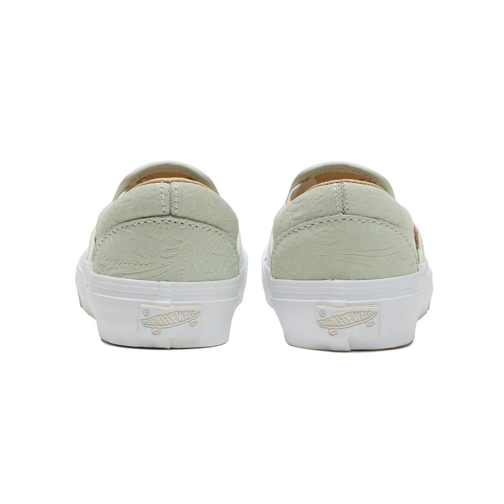 
                  
                    UA Classic Slip-On VR3 LX - INVINCIBLE
                  
                