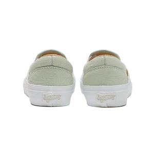 
                  
                    UA Classic Slip-On VR3 LX - INVINCIBLE
                  
                