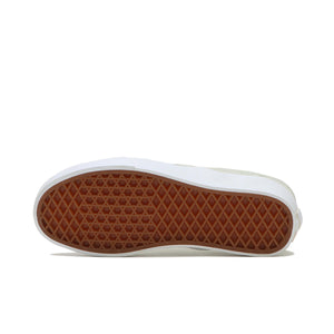 
                  
                    UA Classic Slip-On VR3 LX - INVINCIBLE
                  
                