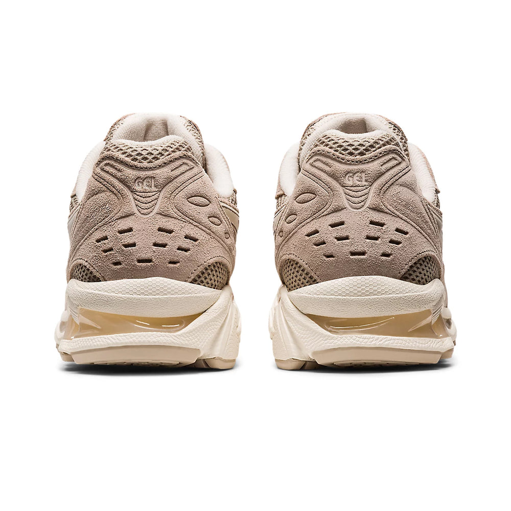 
                  
                    Gel-Kayano 14 - INVINCIBLE
                  
                