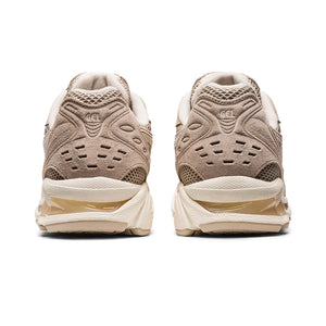 
                  
                    Gel-Kayano 14 - INVINCIBLE
                  
                