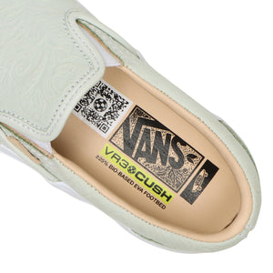 
                  
                    UA Classic Slip-On VR3 LX - INVINCIBLE
                  
                