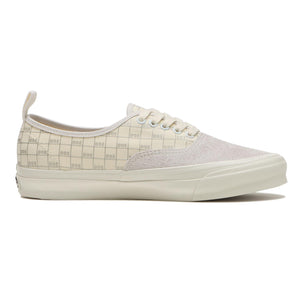 
                  
                    Vans Vault OG Authentic LX x Doe - INVINCIBLE
                  
                