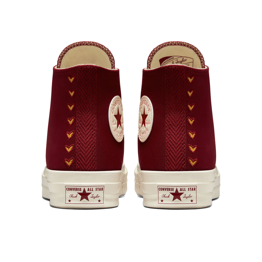 
                  
                    Chuck 70 Hi Hearts W - INVINCIBLE
                  
                