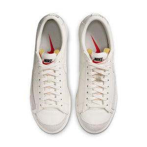 
                  
                    Blazer Low Platform 'Triple Sail' W - INVINCIBLE
                  
                