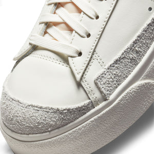 
                  
                    Blazer Low Platform 'Triple Sail' W - INVINCIBLE
                  
                