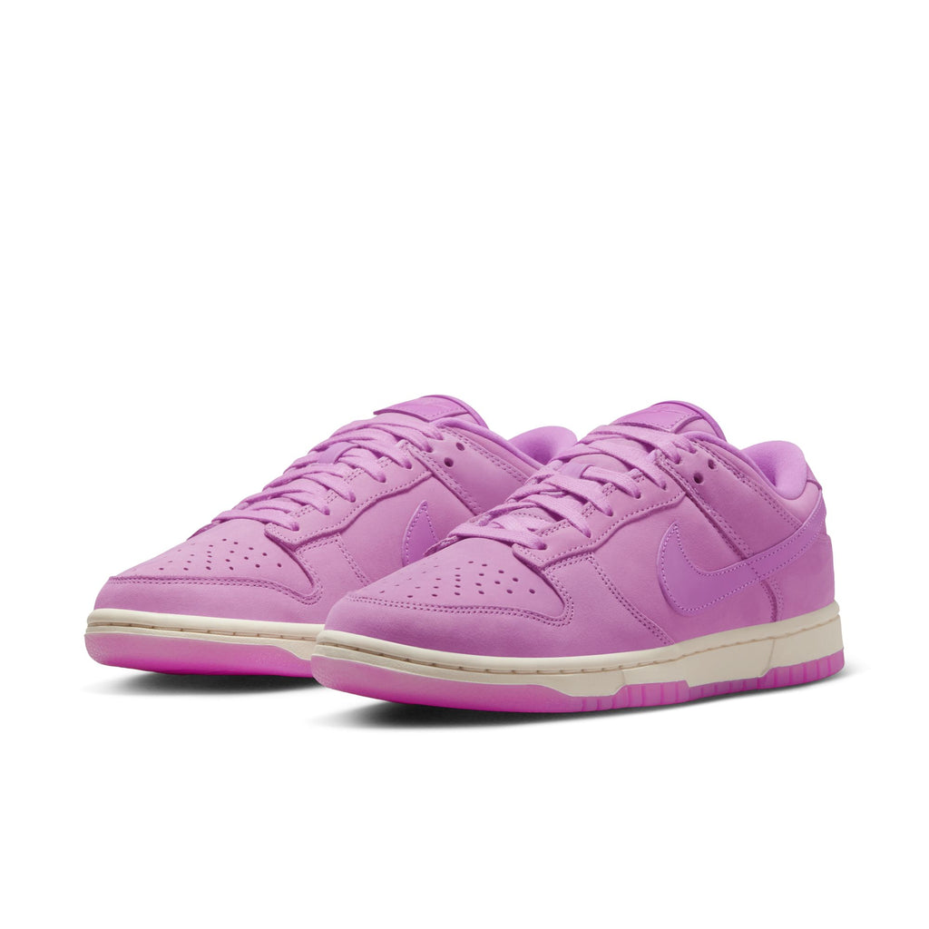 Dunk Low W - INVINCIBLE