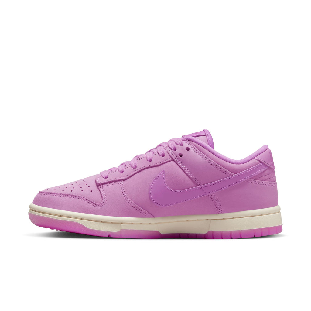 Dunk Low W - INVINCIBLE