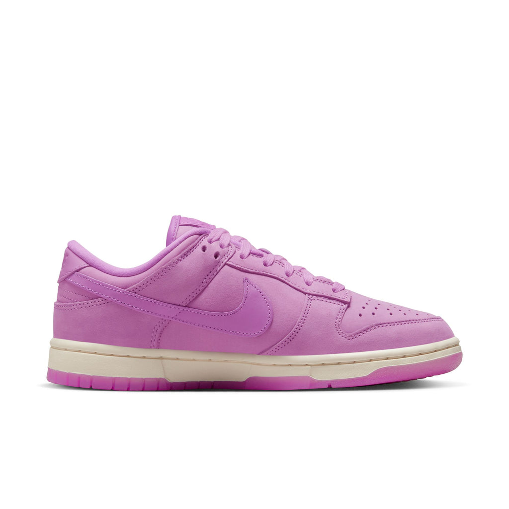 Dunk Low W - INVINCIBLE