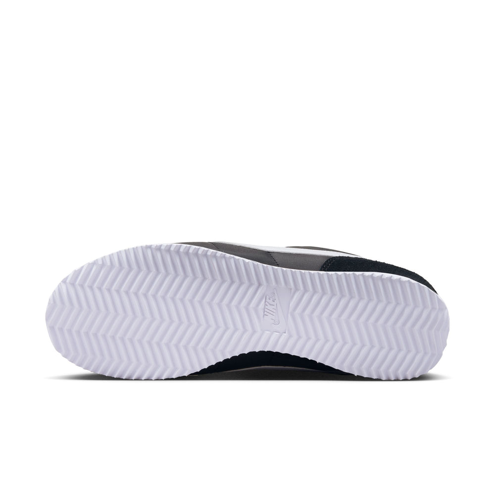 
                  
                    Cortez 'Black and White' W - INVINCIBLE
                  
                