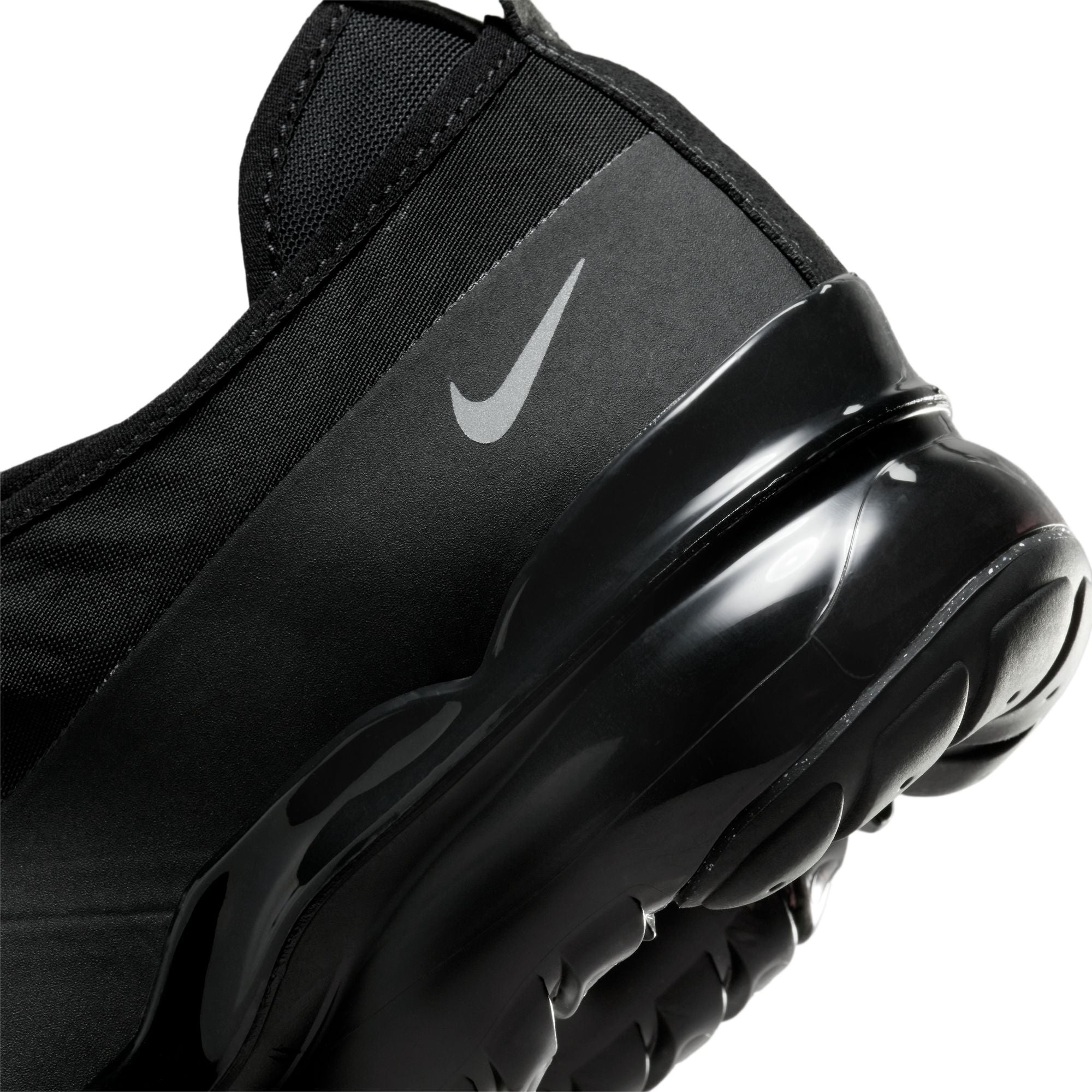 Air VaporMax Moc Roam - INVINCIBLE