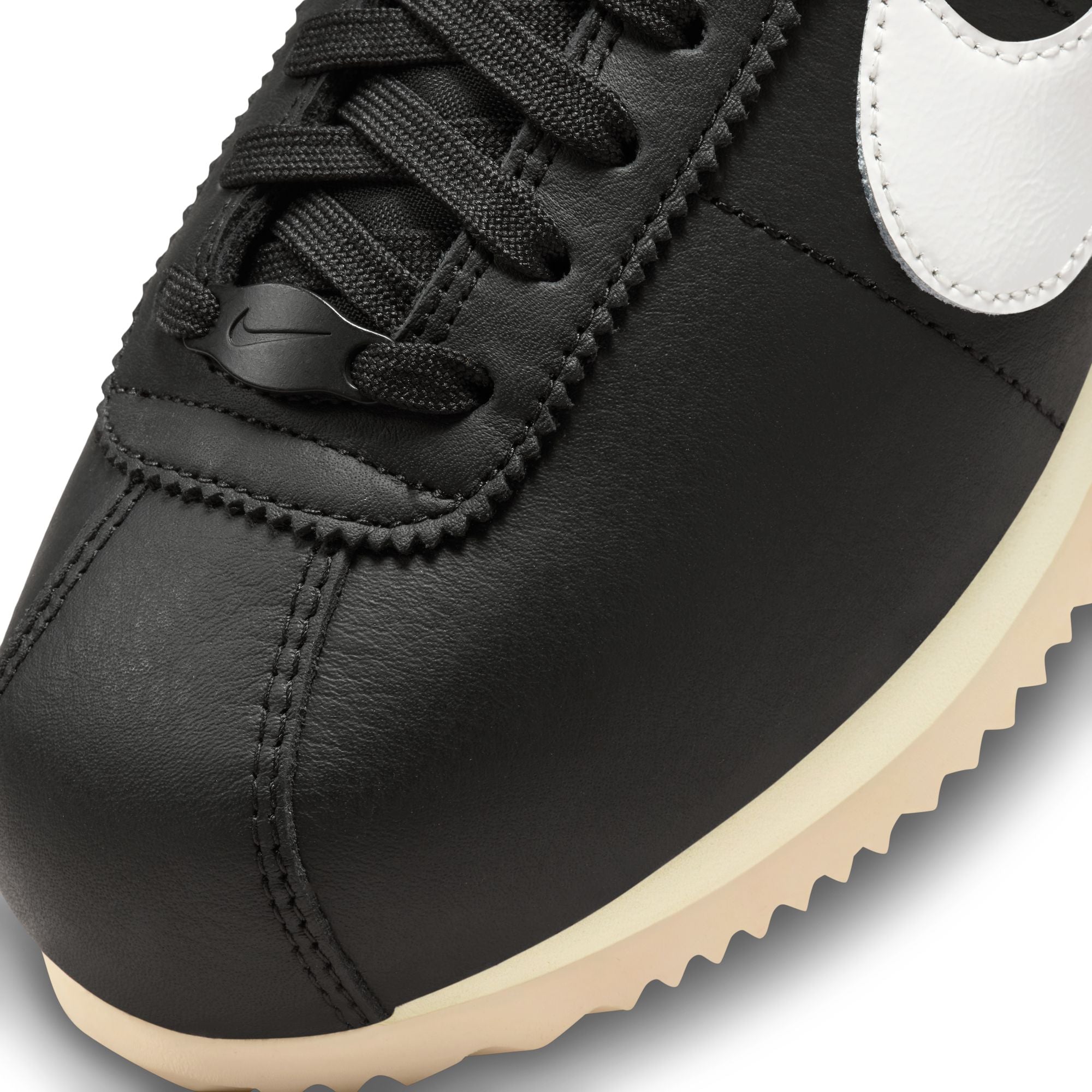 Cortez 23 Premium 'Black and Sail' W - INVINCIBLE