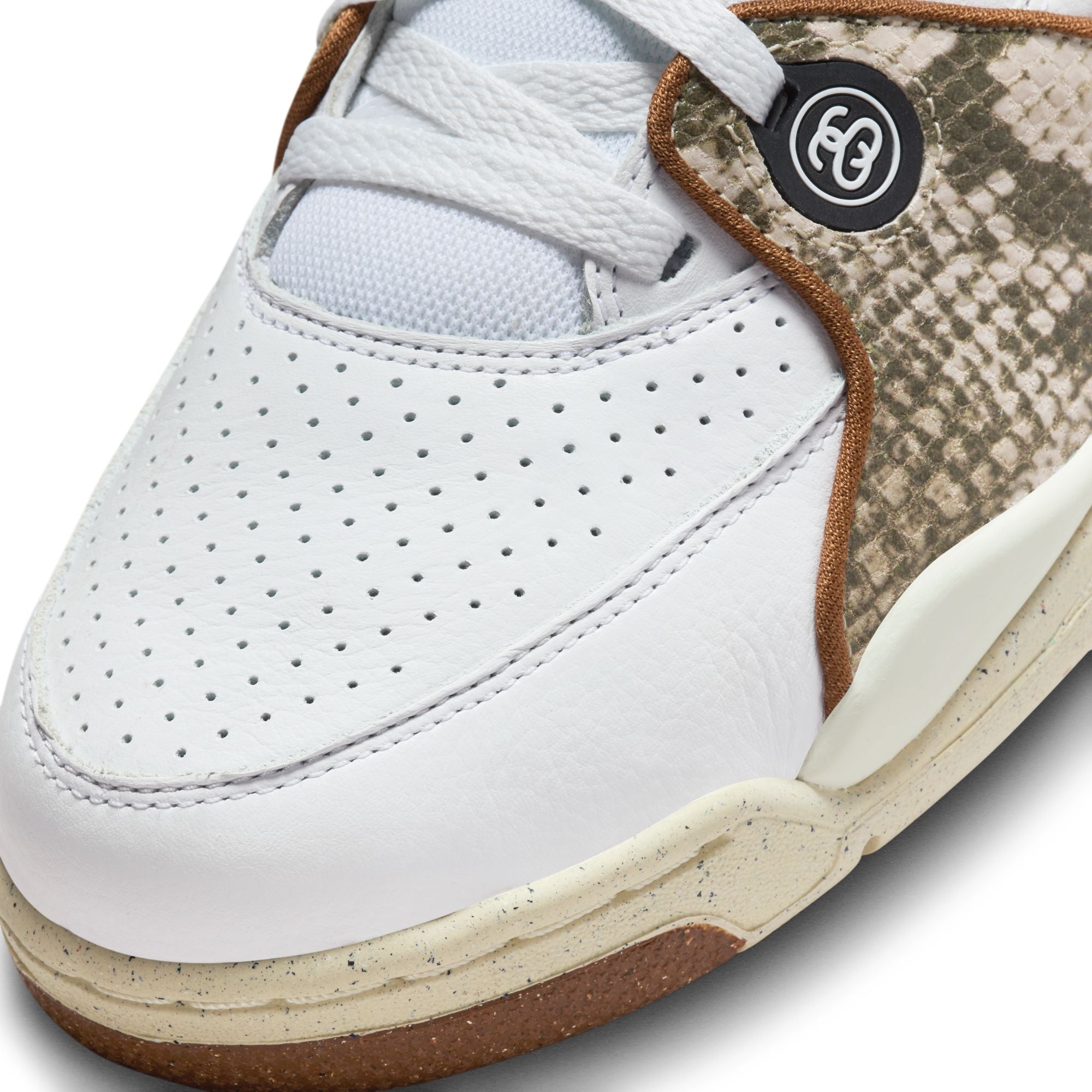 Air Flight 89 Low x Stüssy 'White and Pecan' - INVINCIBLE
