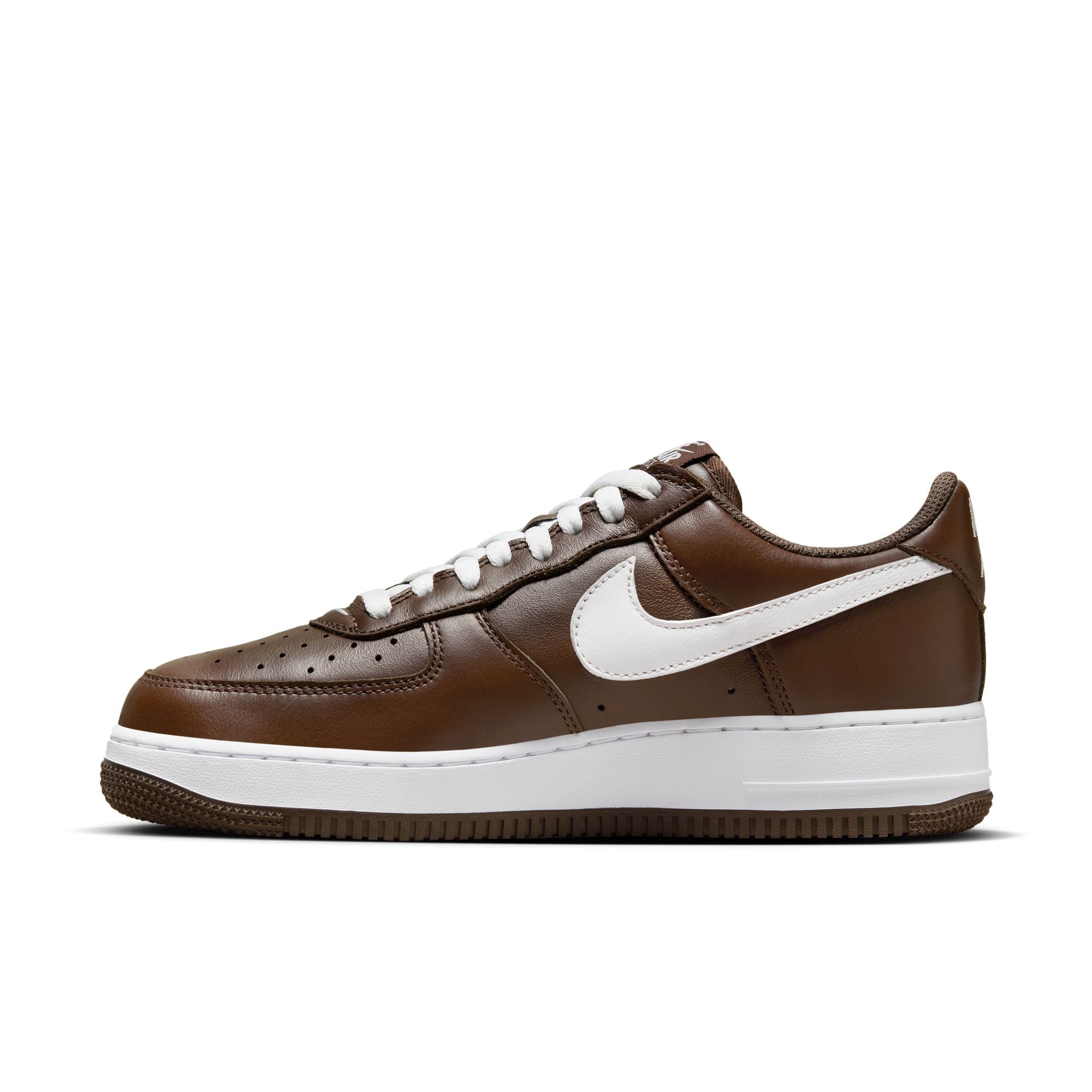 Air Force 1 Low Retro 'Chocolate' - INVINCIBLE