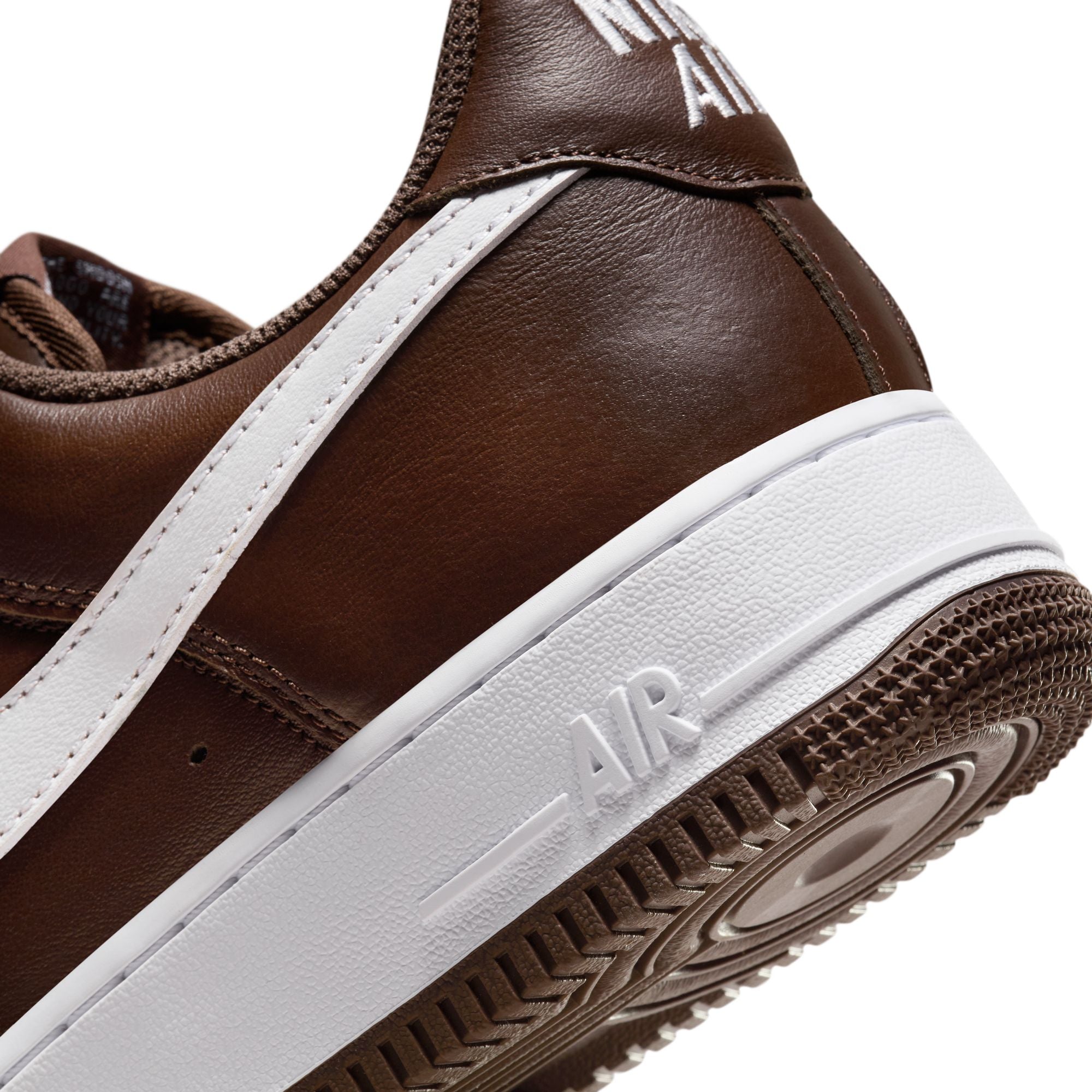 Air Force 1 Low Retro 'Chocolate' - INVINCIBLE