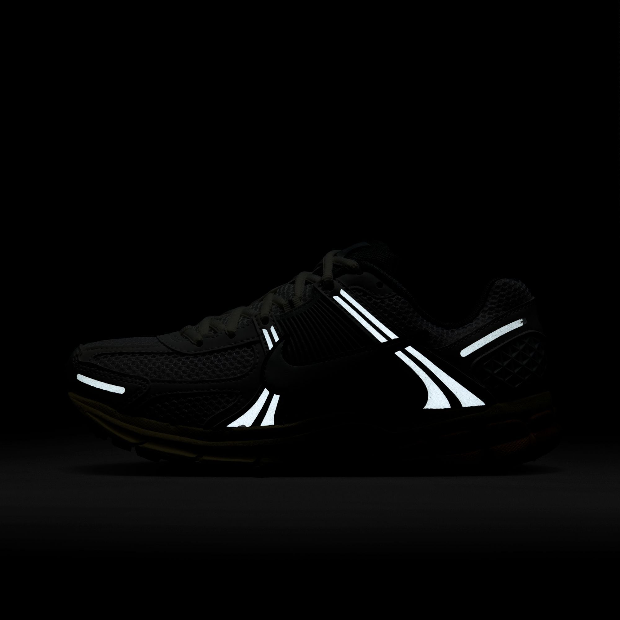 Women's Zoom Vomero 5 'Summit White Pure Platinum' - INVINCIBLE