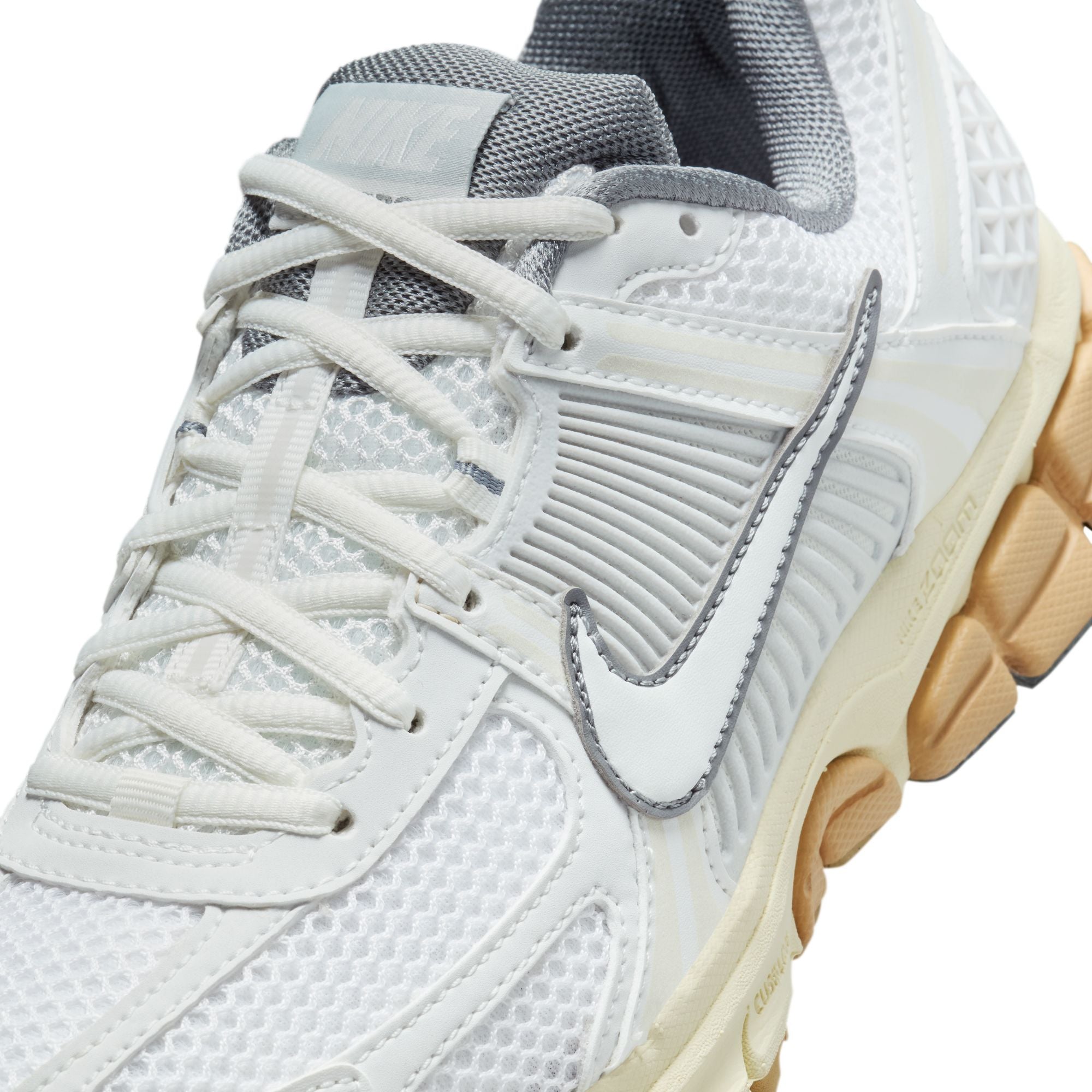 Women's Zoom Vomero 5 'Summit White Pure Platinum' - INVINCIBLE