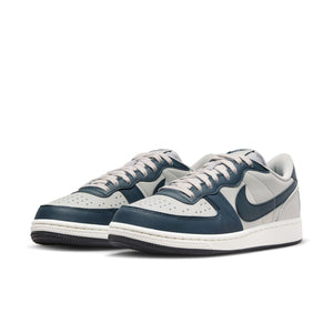 
                  
                    Terminator Low 'Georgetown' - INVINCIBLE
                  
                