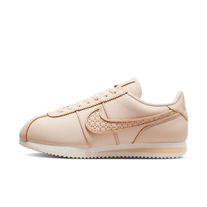 
                  
                    Cortez Premium 'World Make' W - INVINCIBLE
                  
                