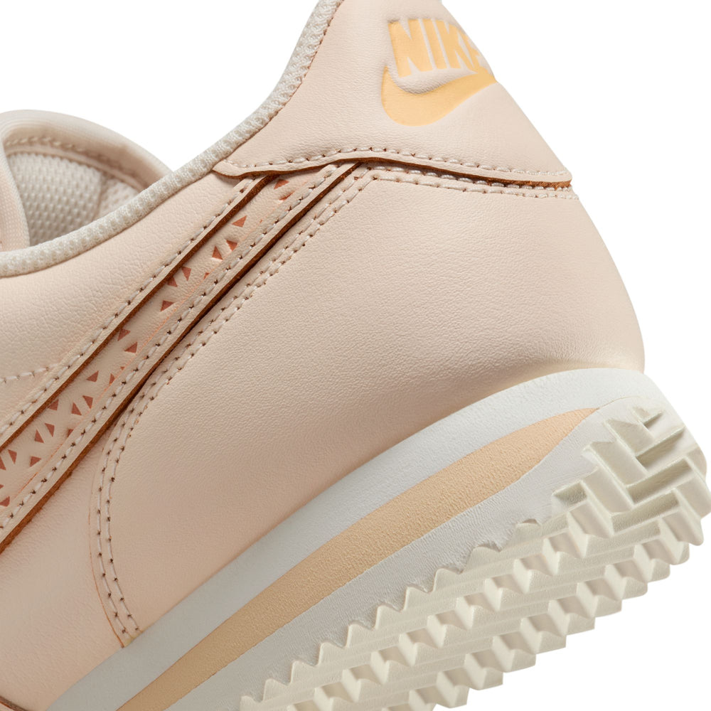
                  
                    Cortez Premium 'World Make' W - INVINCIBLE
                  
                