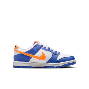 
                  
                    Dunk Low GS 'Knicks' - INVINCIBLE
                  
                