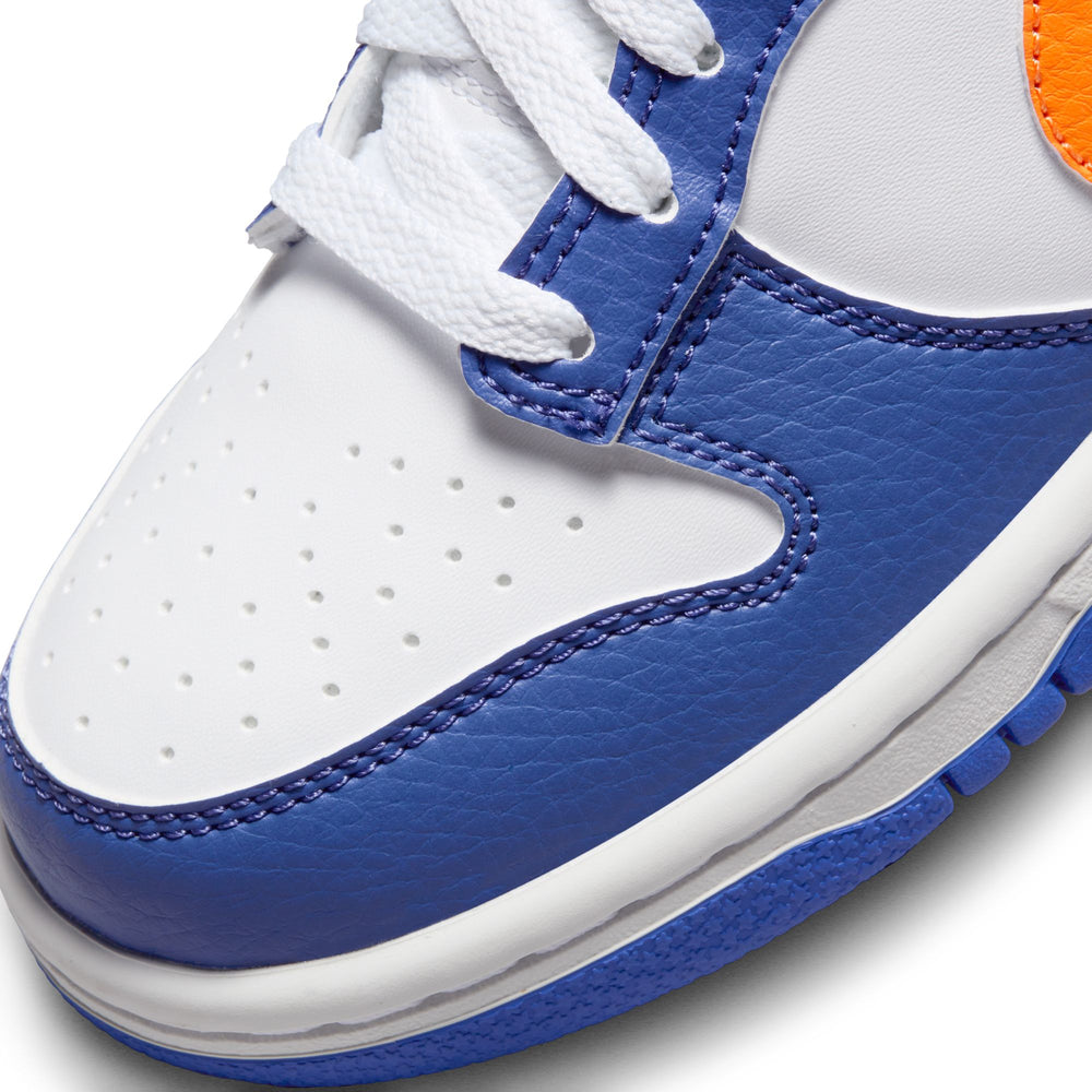 
                  
                    Dunk Low GS 'Knicks' - INVINCIBLE
                  
                
