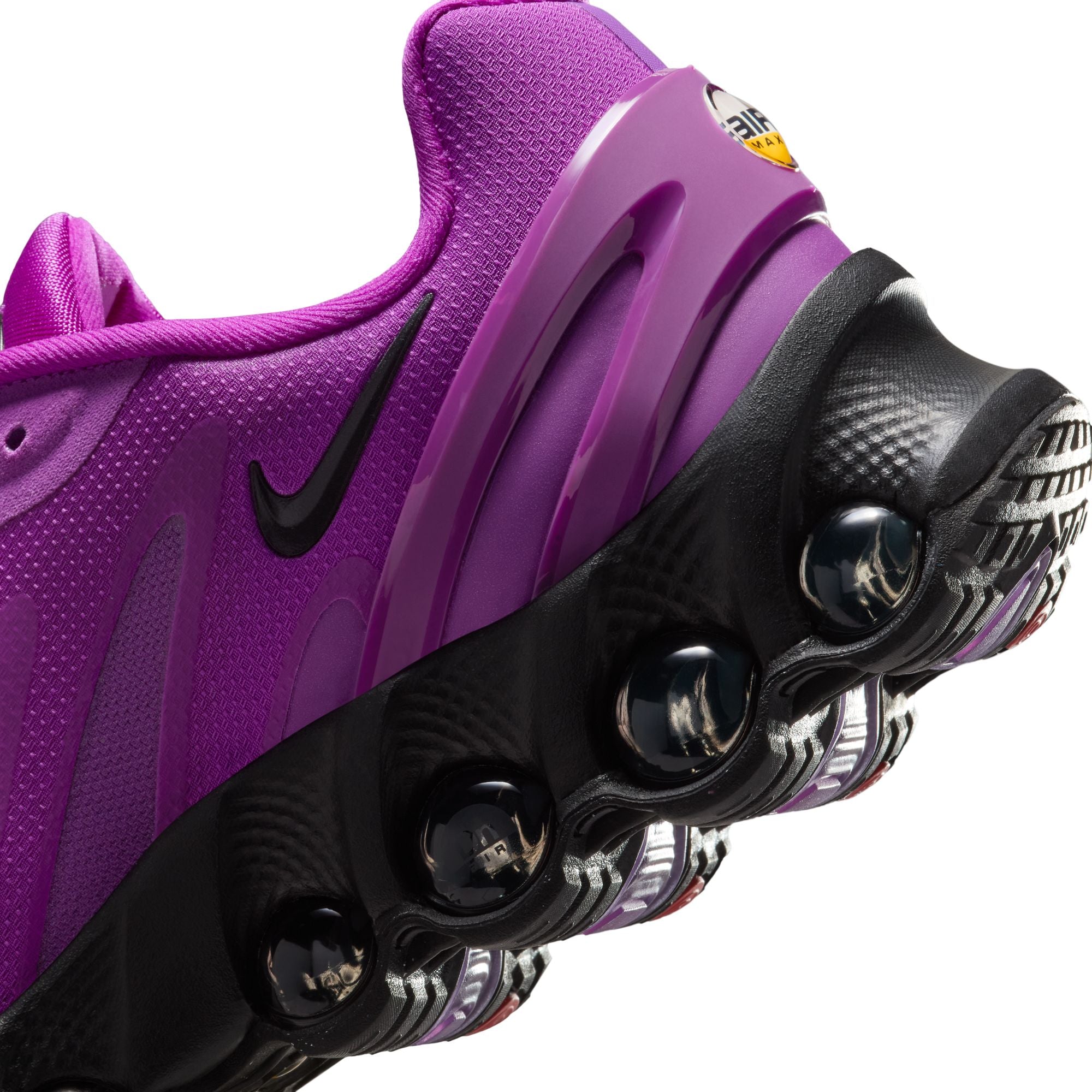 Air Max DN8 - INVINCIBLE
