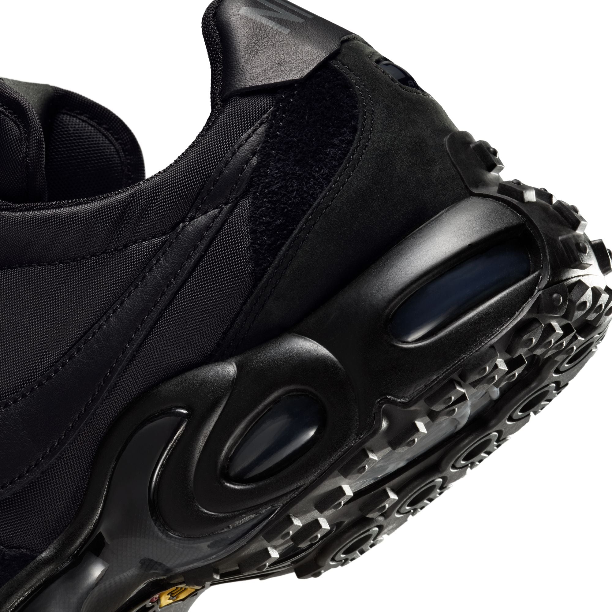 Air Max Waffle SP 'Triple Black' - INVINCIBLE