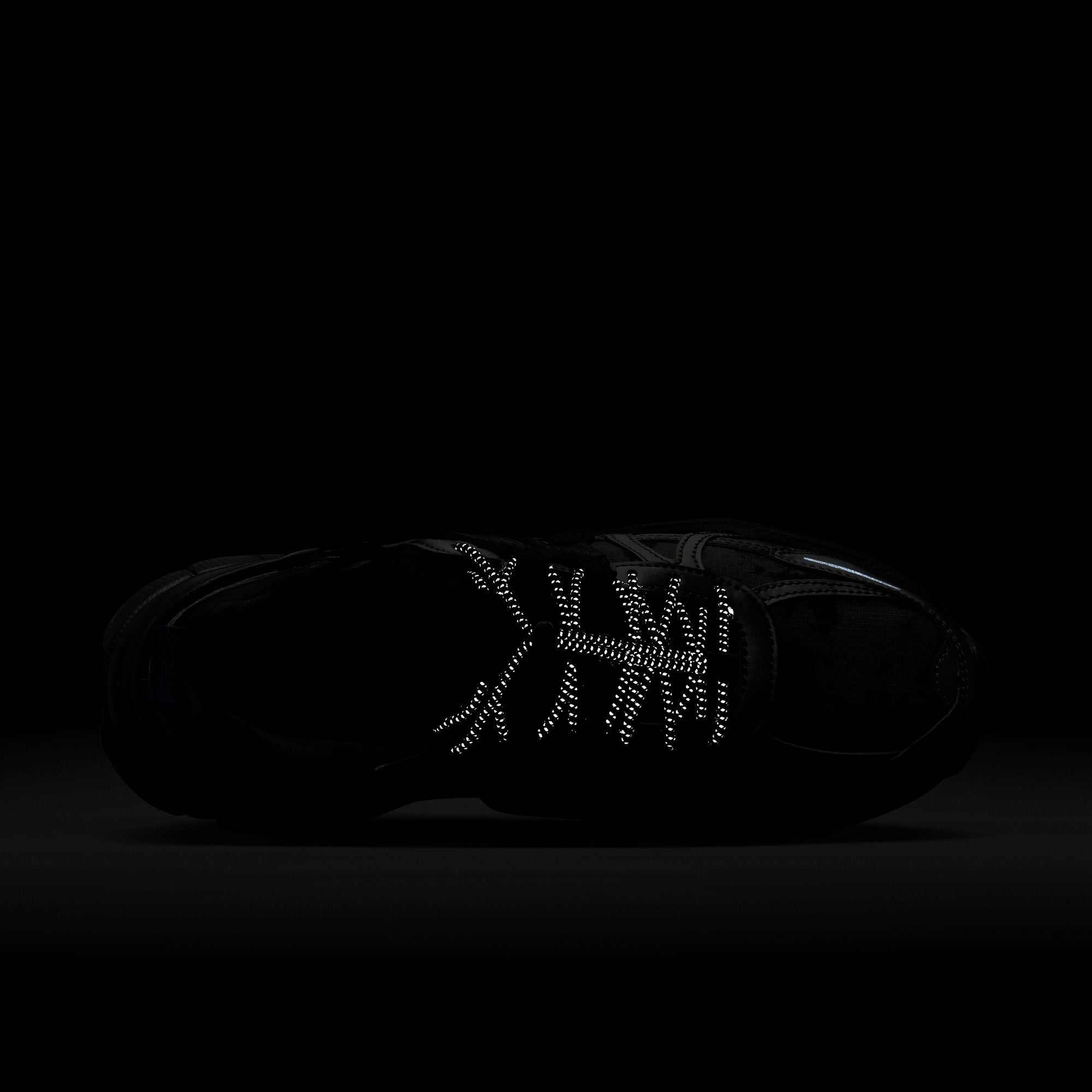 Women's V2K Run 'Metallic Dark Grey' - INVINCIBLE