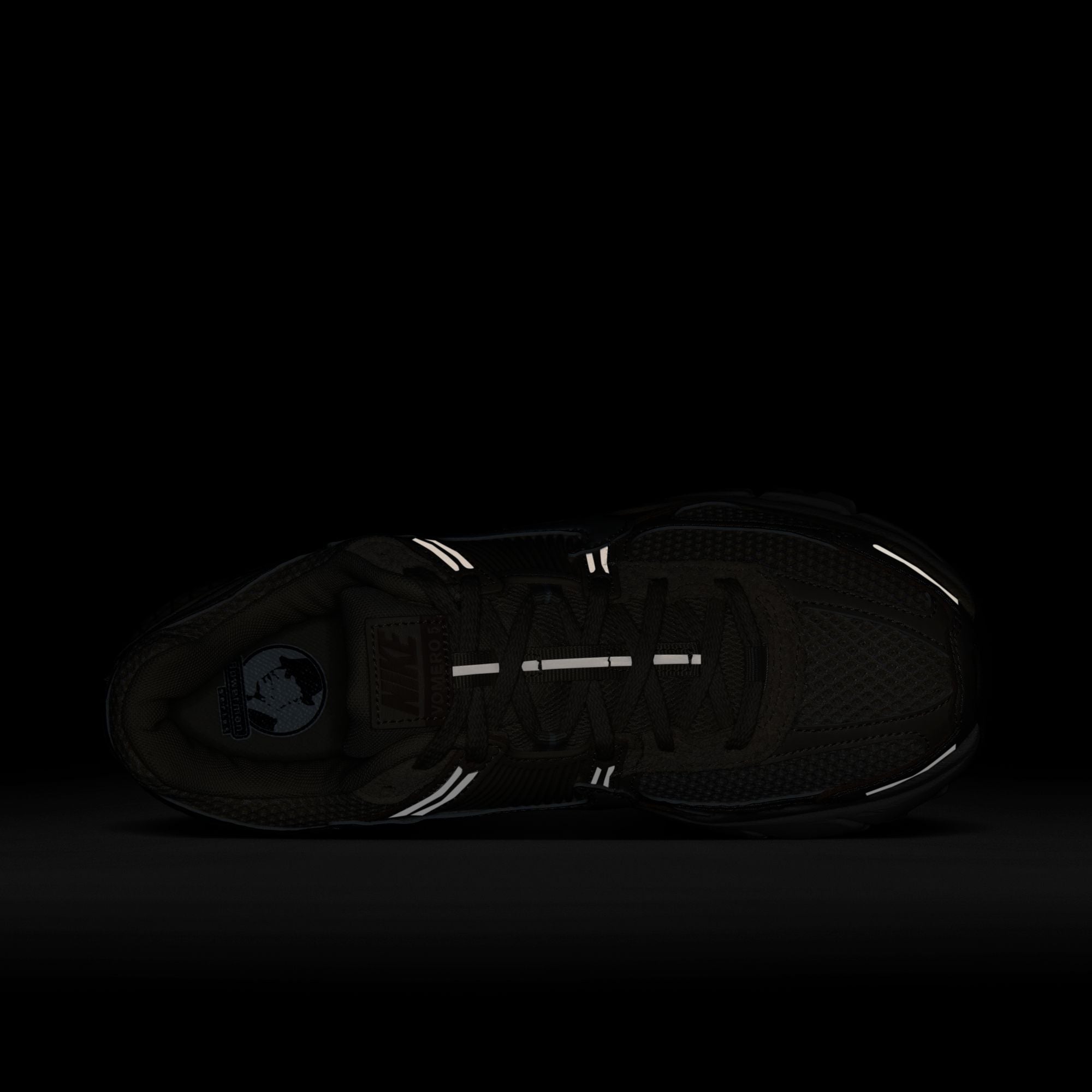 Women's Zoom Vomero 5 - INVINCIBLE