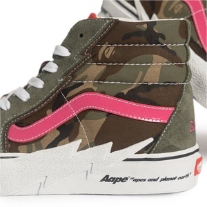 
                  
                    Vans X AAPE UA SK8-Hi Bolt - INVINCIBLE
                  
                