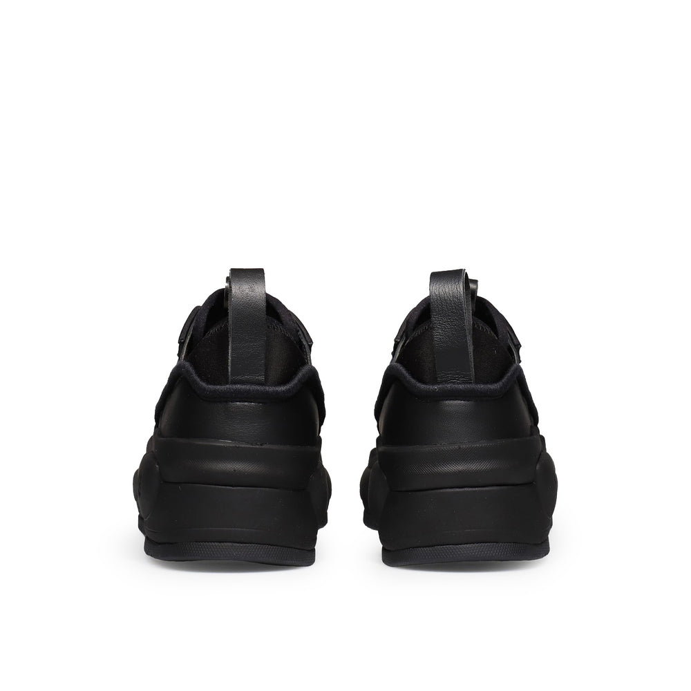 
                  
                    Y-3 Rivalry - INVINCIBLE
                  
                