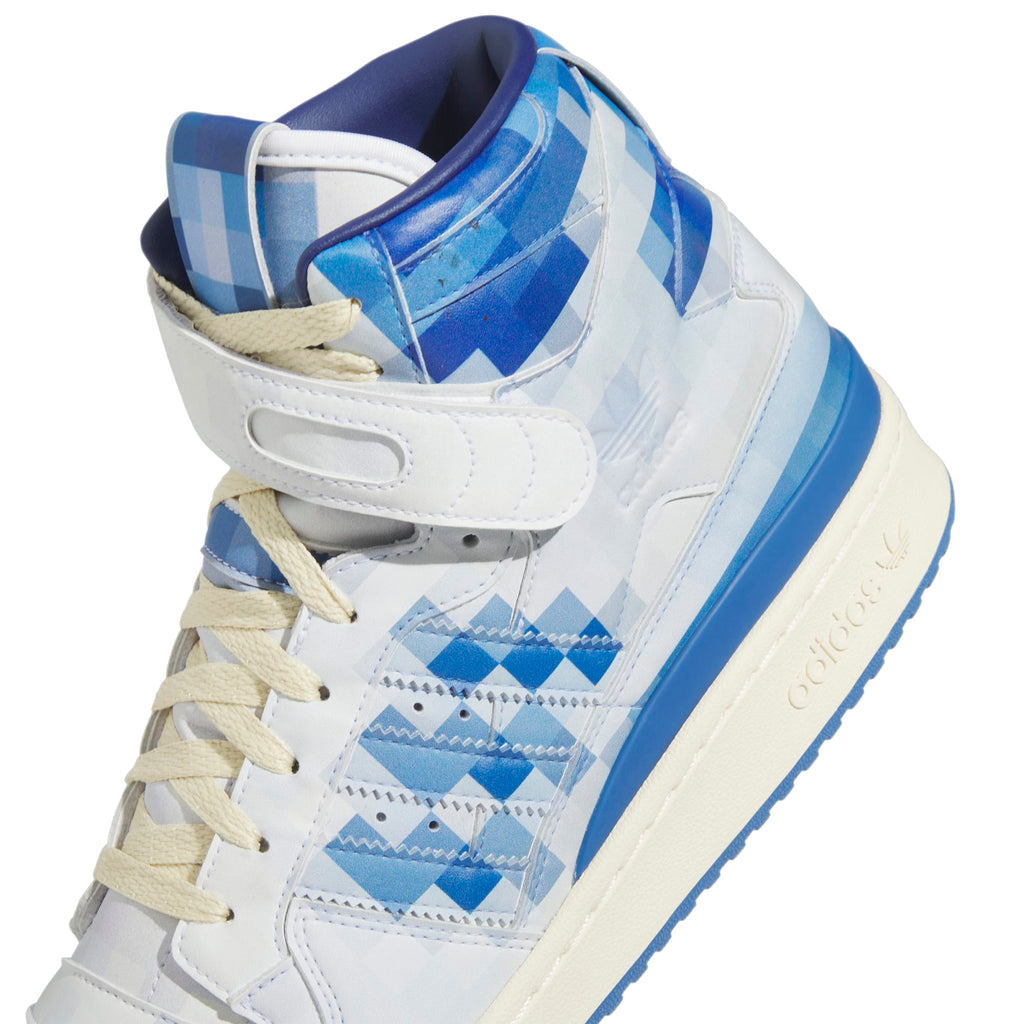 Forum 84 Hi Closer Look - INVINCIBLE