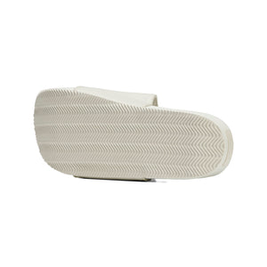 
                  
                    Y-3 Slide - INVINCIBLE
                  
                