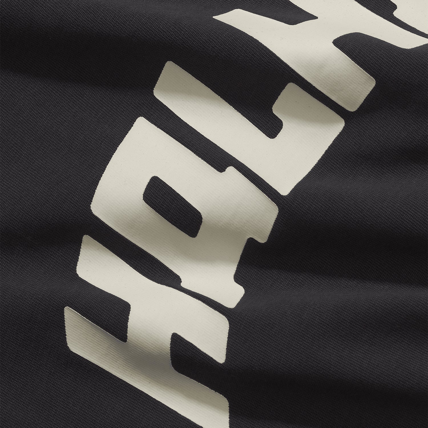 Halhaus T-Shirt - INVINCIBLE