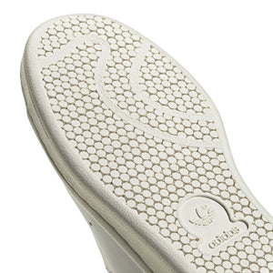 
                  
                    Stan Smith 80s - INVINCIBLE
                  
                