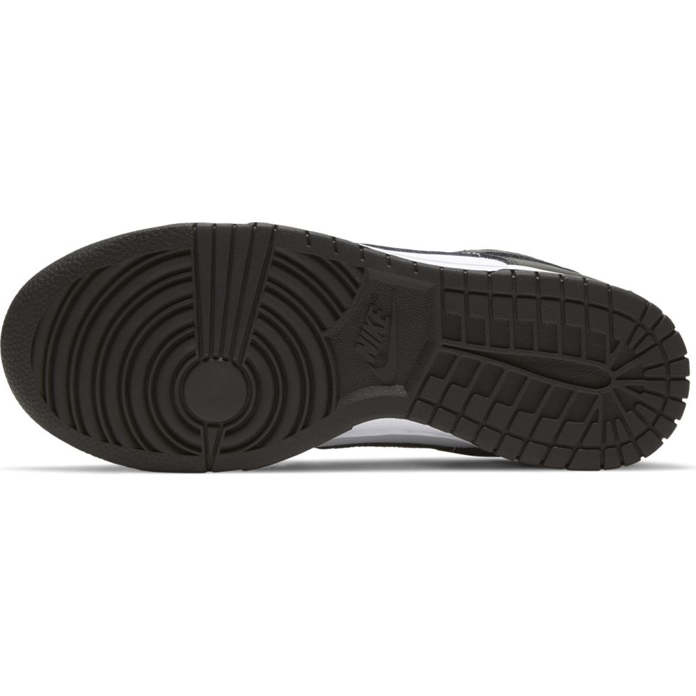 
                  
                    Dunk Low W - INVINCIBLE
                  
                