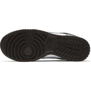 
                  
                    Dunk Low W - INVINCIBLE
                  
                