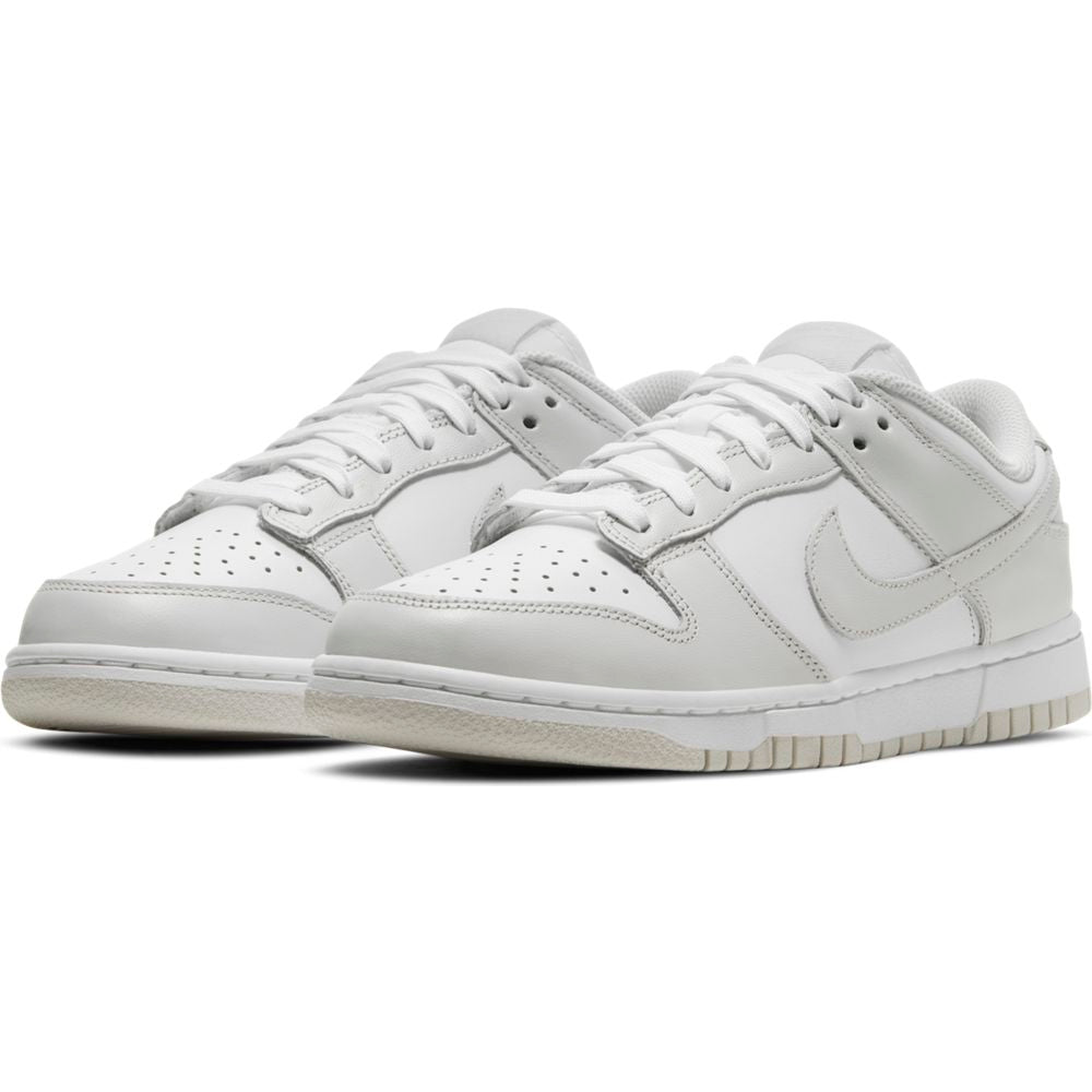Dunk Low W - INVINCIBLE