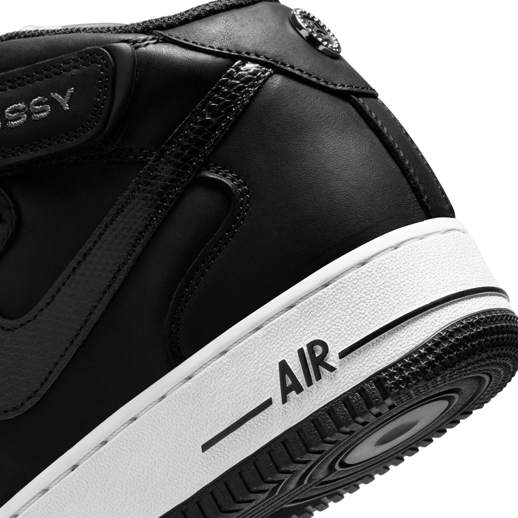 Air Force 1 '07 Mid x Stussy - INVINCIBLE