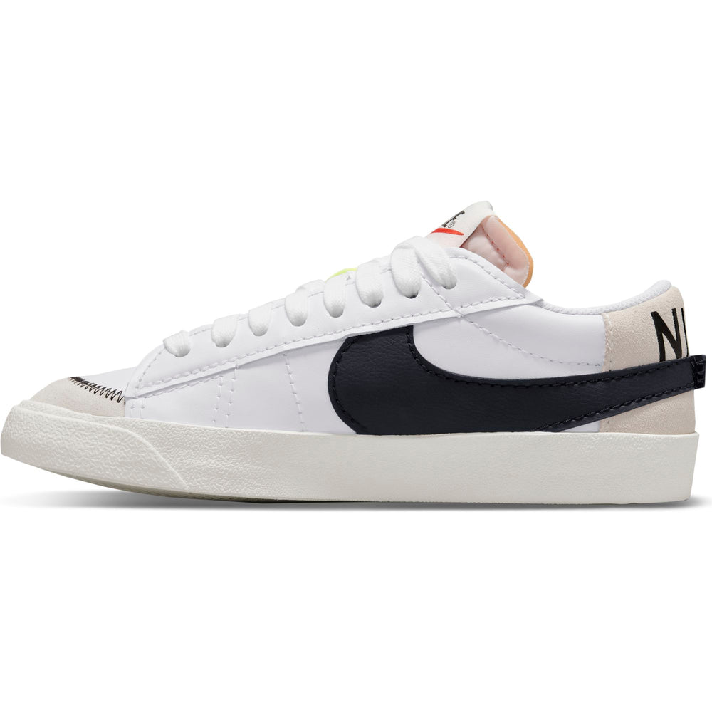 
                  
                    Blazer Low '77 Jumbo - INVINCIBLE
                  
                