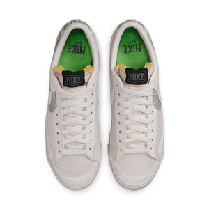 
                  
                    Blazer Low 77 PRM 'Shadow Halloween' - INVINCIBLE
                  
                