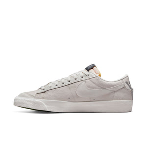 
                  
                    Blazer Low 77 PRM 'Shadow Halloween' - INVINCIBLE
                  
                