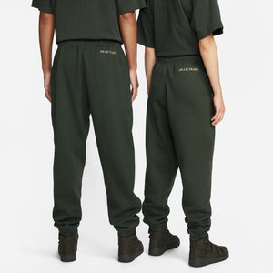 
                  
                    As M NRG LA Fleece Pant x Billie Eilish - INVINCIBLE
                  
                