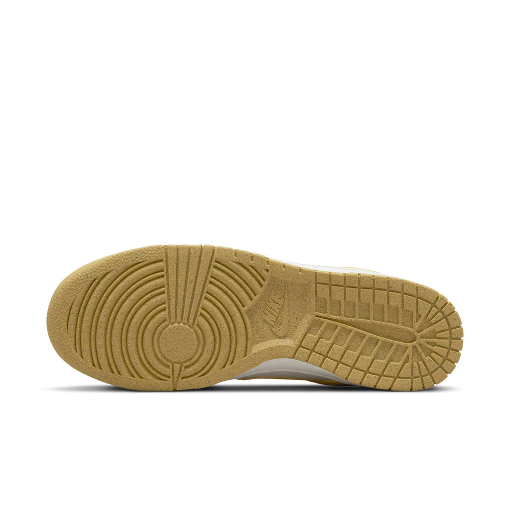 Dunk Low Retro SE 'Sun Club' - INVINCIBLE