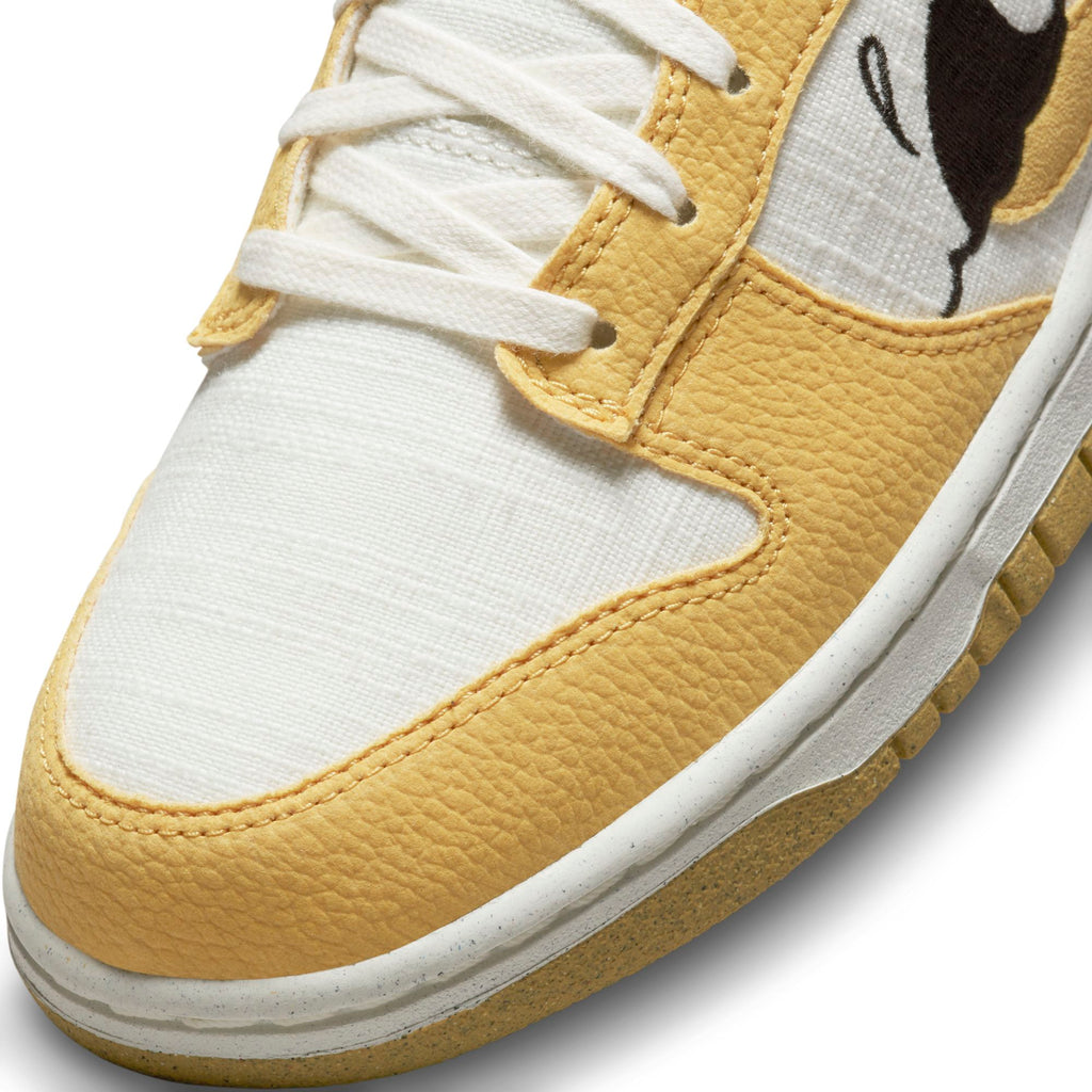 Dunk Low Retro SE 'Sun Club' - INVINCIBLE