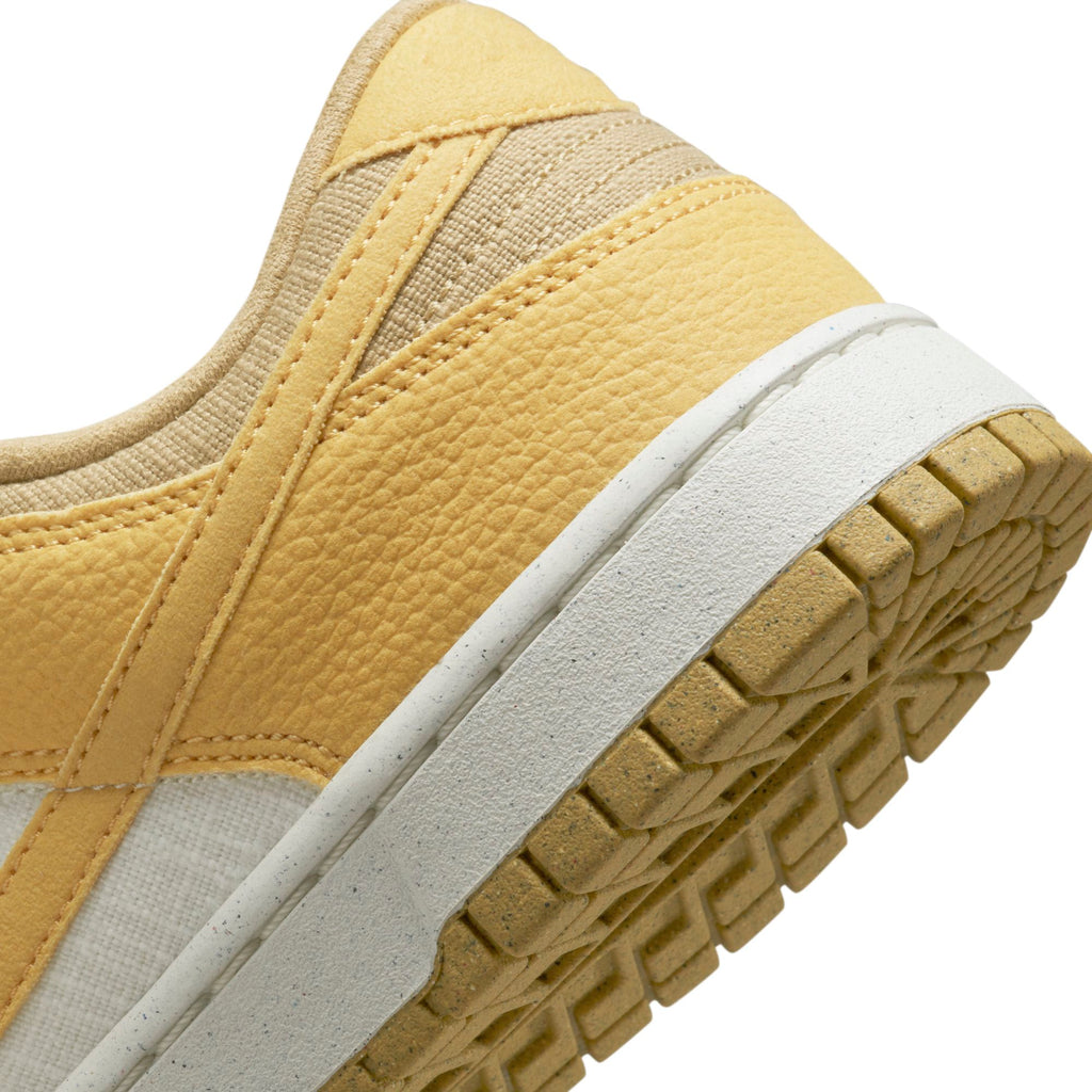 Dunk Low Retro SE 'Sun Club' - INVINCIBLE